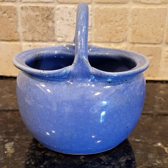 Kings Pottery Seagrove, North Carolina. Blue Speckled Pottery Basket 1997 - Picture 2 of 12